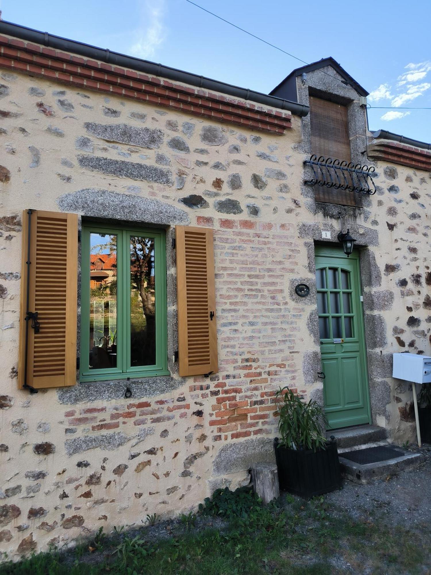 Chambres D'Hotes Montjouan Larochemillay Exterior photo